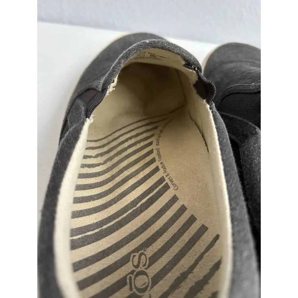 Taos Men's Size 10 Gray Canvas‎ Slip on Flat White Bottom Casual Shoes